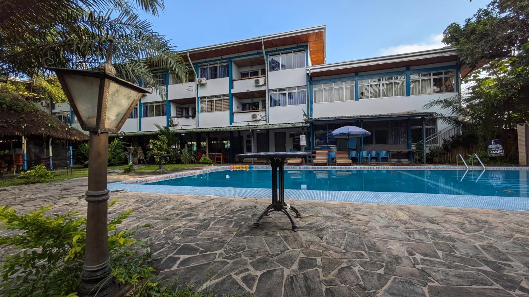 Foyer Du Marin Hotell Douala Exteriör bild