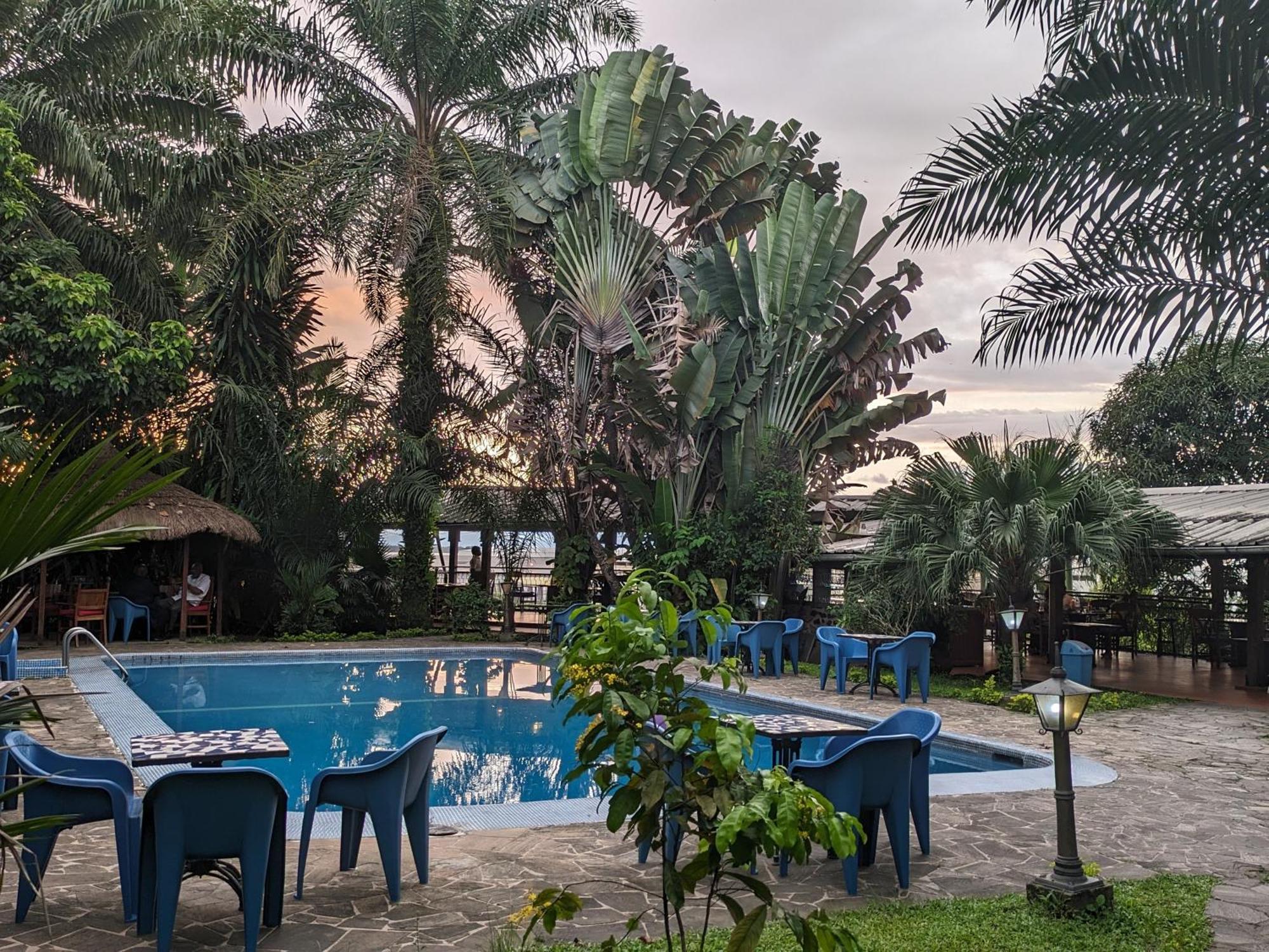 Foyer Du Marin Hotell Douala Exteriör bild