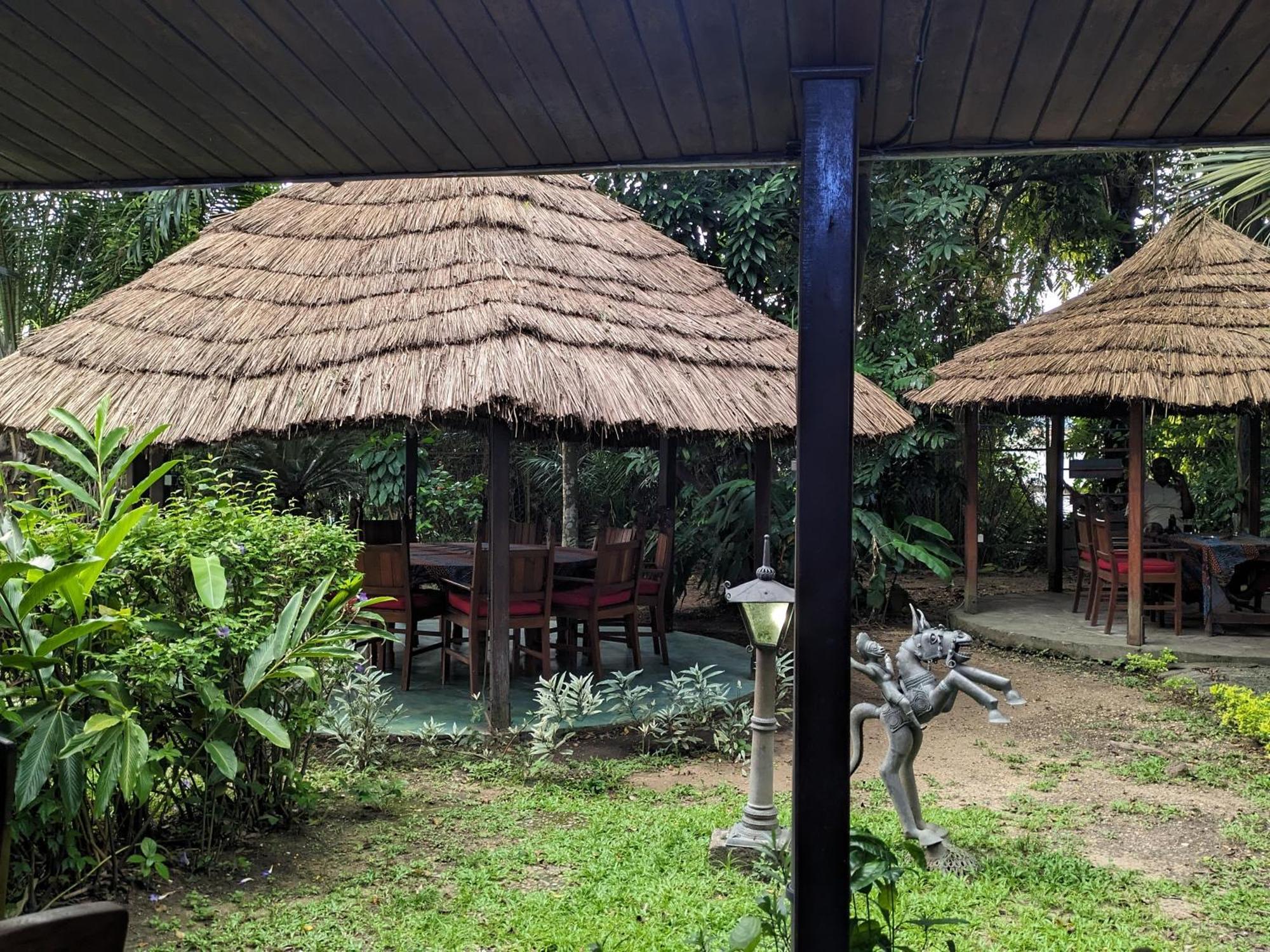 Foyer Du Marin Hotell Douala Exteriör bild